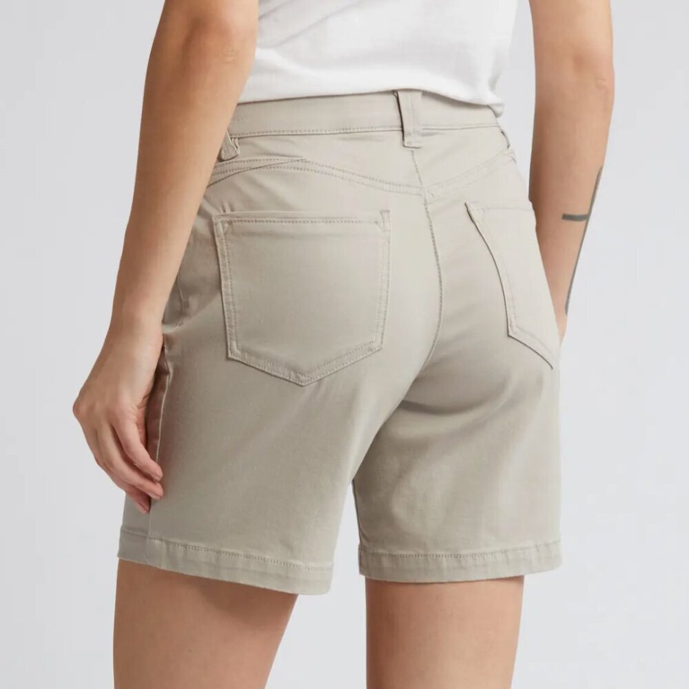 NEW Wit & Wisdom 'Ab'Solution Mid Length Stretch Tan Twill Shorts Size 2 - Picture 2 of 2
